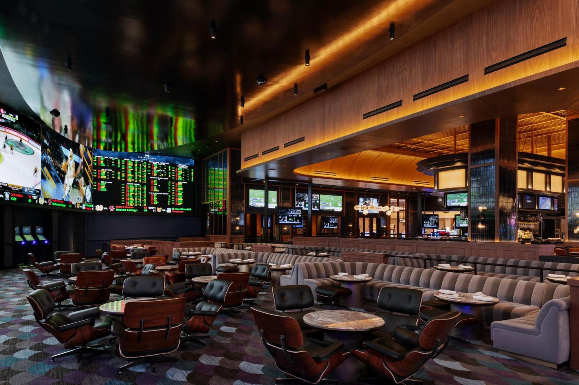 Fontainebleau Лас-Вегас Екстер'єр фото The interior of a typical sports bar