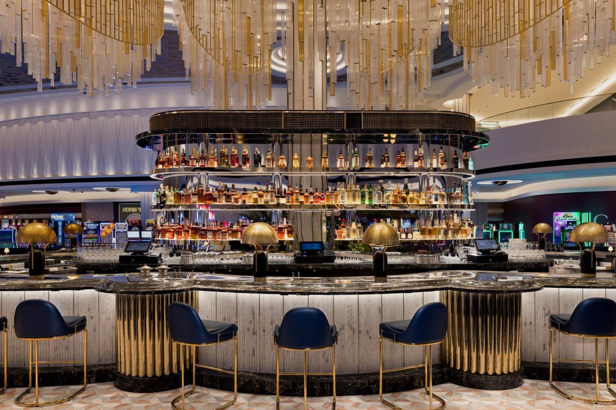 Fontainebleau Лас-Вегас Екстер'єр фото The bar at the MGM Resorts in National Harbor, Maryland